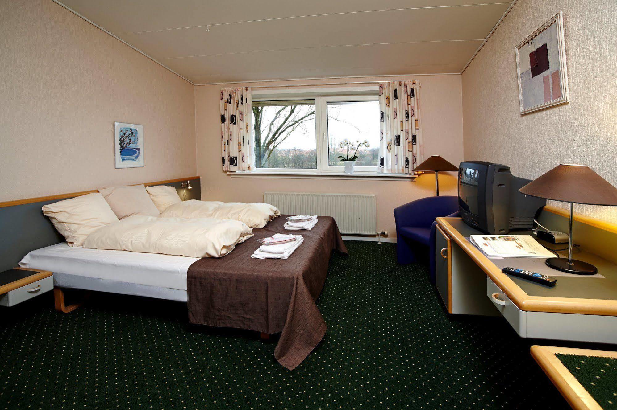 Hotel Vissenbjerg Storkro エクステリア 写真