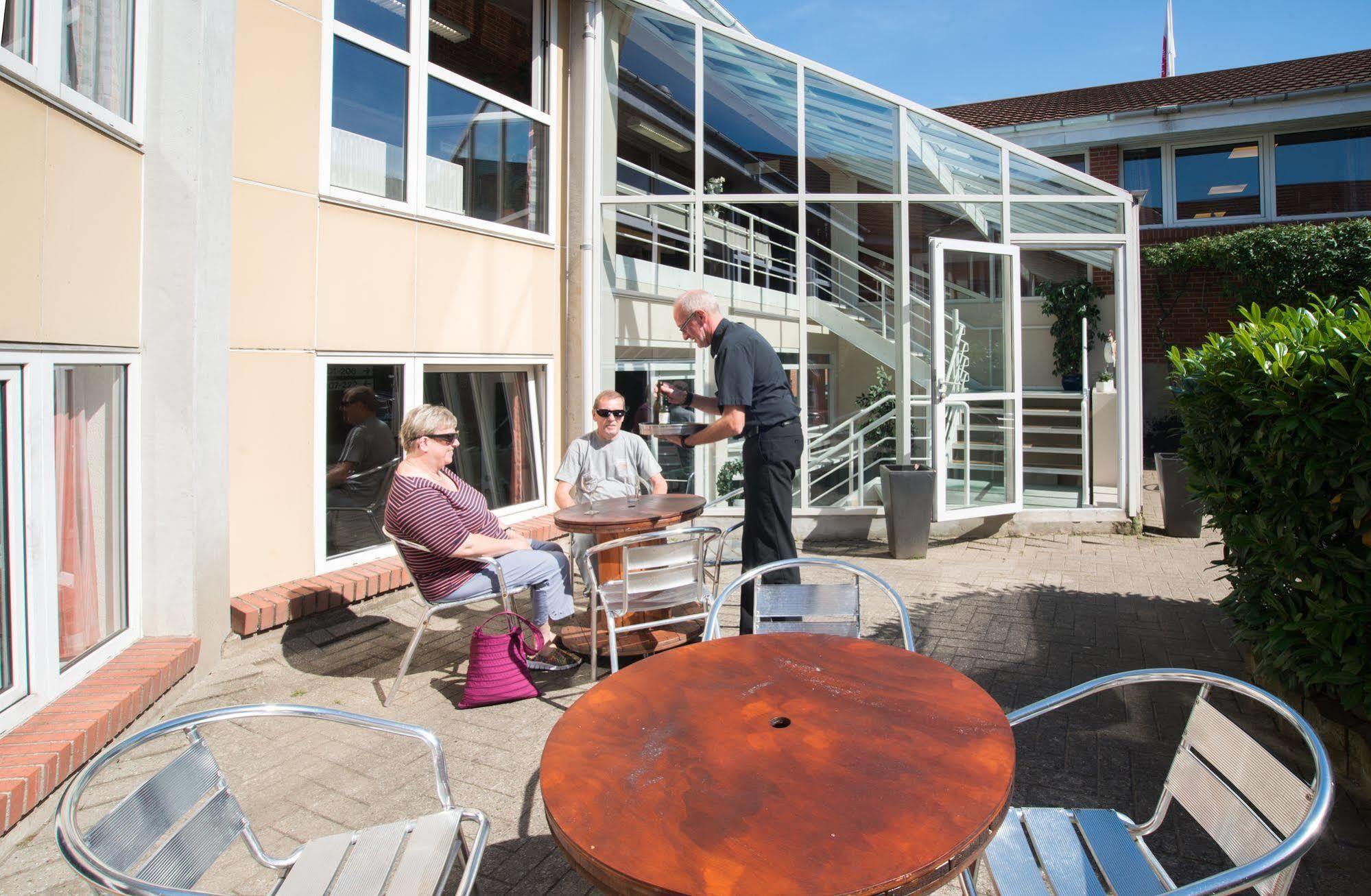 Hotel Vissenbjerg Storkro エクステリア 写真